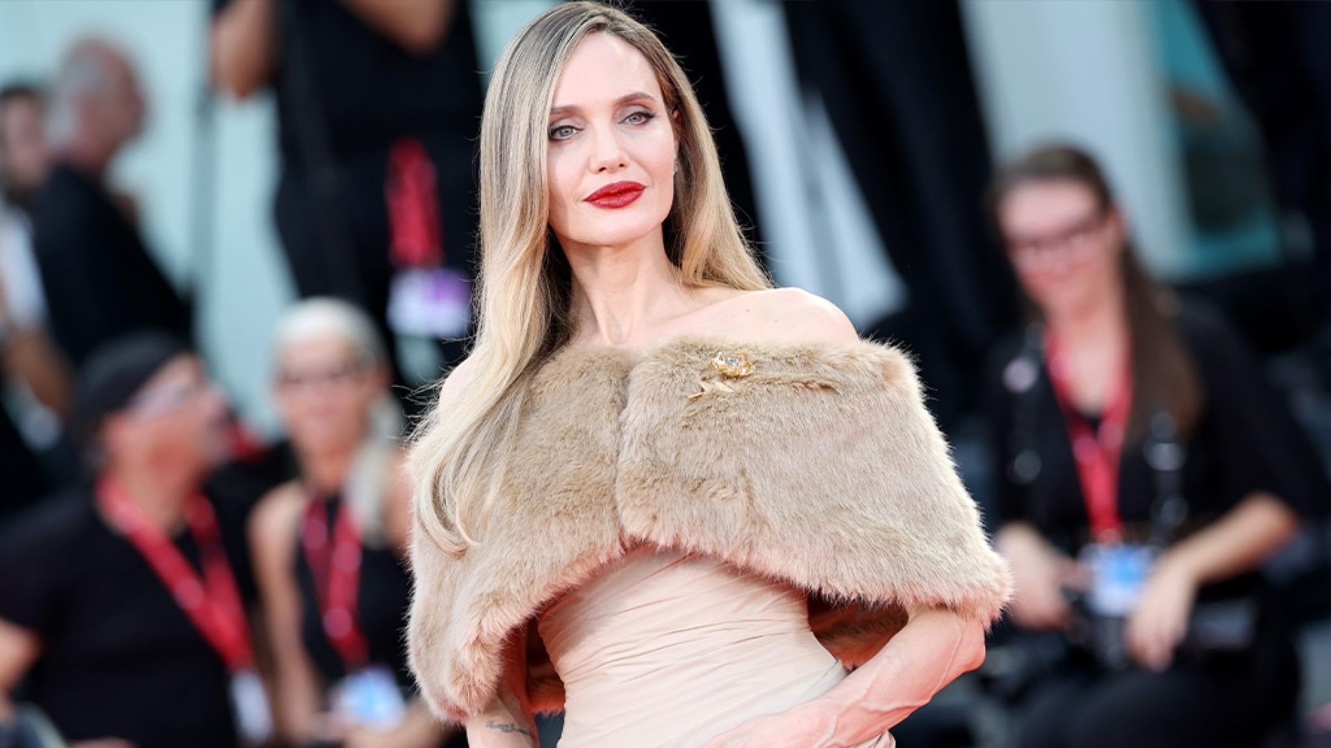 Angelina-Jolie